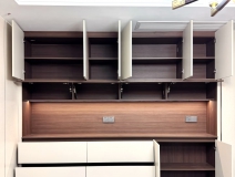 柜門全開猛吹風(fēng)?小心家具變形、墻面開裂!